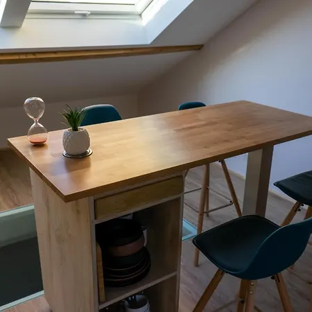 Au Petit Marius Apartment *