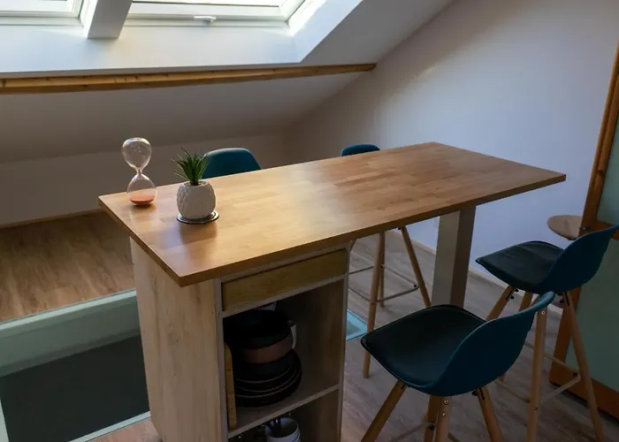 Au Petit Marius Daire *